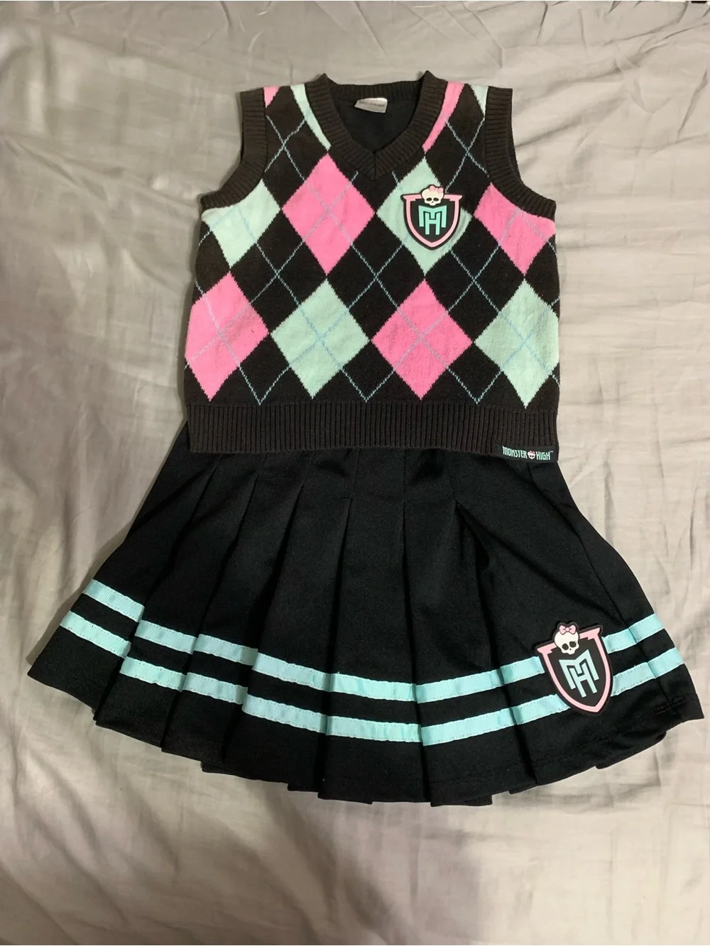 Monster High Girls 2 Piece Outfit Argyle Vest M Pleated Skirt S Goth